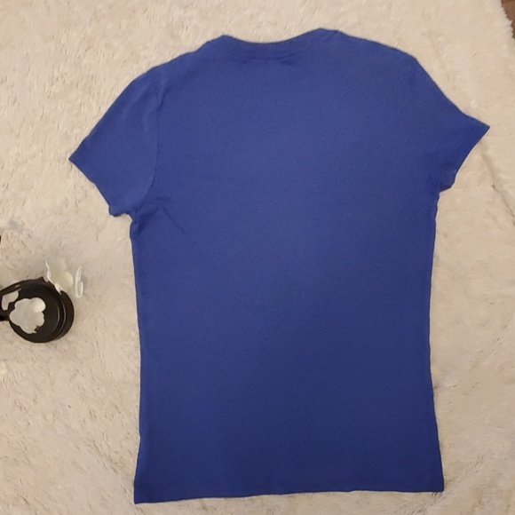 The North Face Logo v-neck Tshirt - Picture 4 of 7